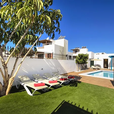 Lapa Villa Tías